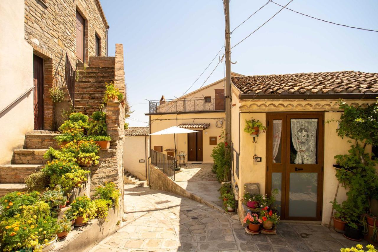Il Paesaggio Lunare Aliano Exterior foto